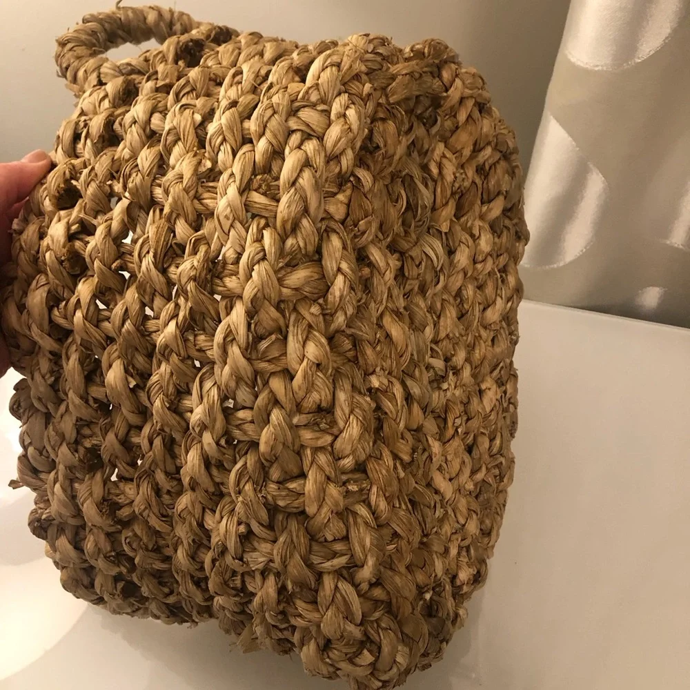 Thick rustic basket weave basket 🧺
